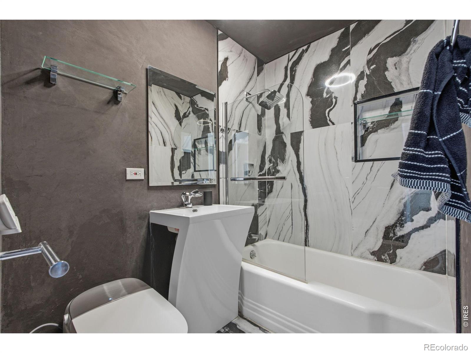 MLS Image #10 for 1309  florence street,aurora, Colorado