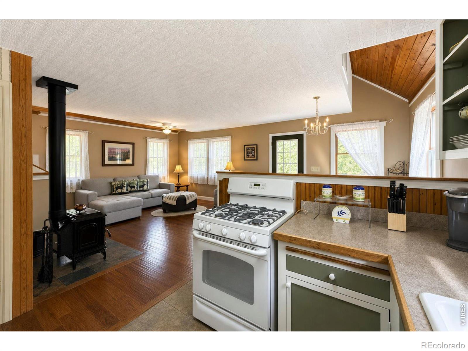 MLS Image #2 for 745  hickory drive,lyons, Colorado