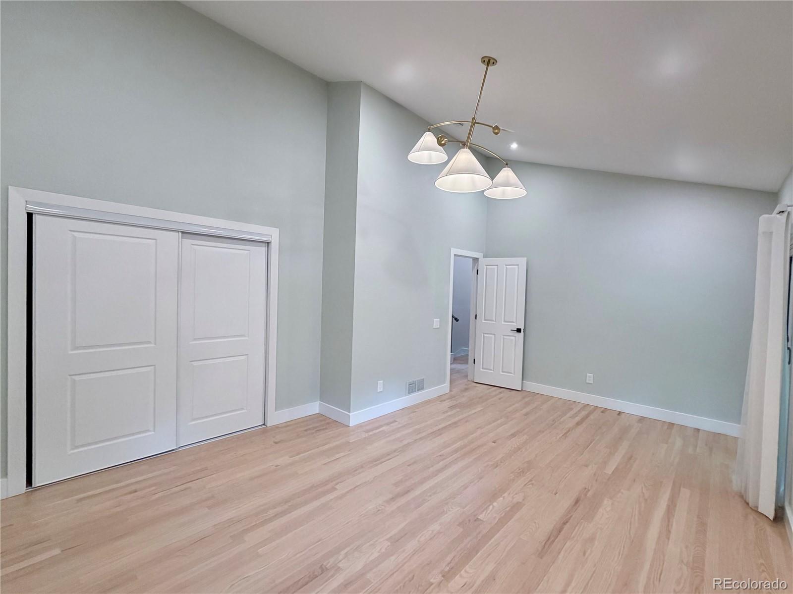 MLS Image #10 for 10020 e maplewood avenue,englewood, Colorado