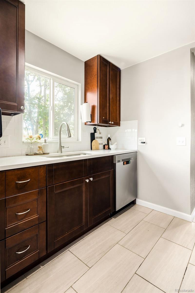 MLS Image #12 for 1860 w arkansas avenue,denver, Colorado