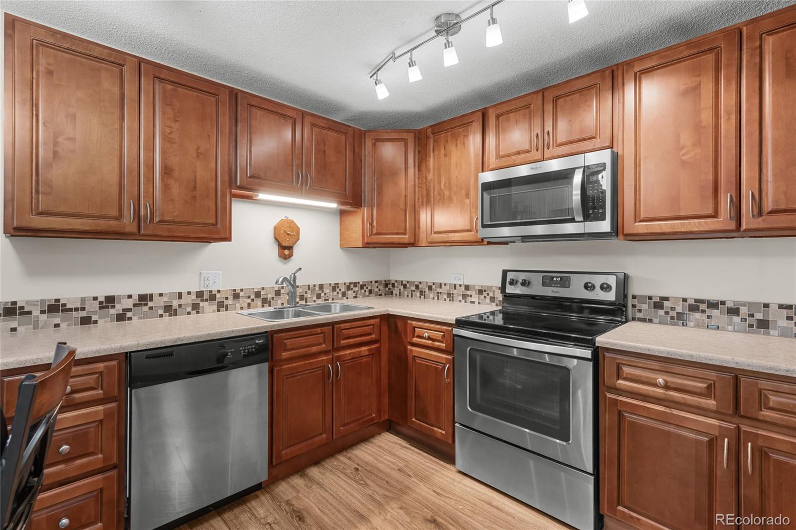 MLS Image #5 for 595 s alton way,denver, Colorado