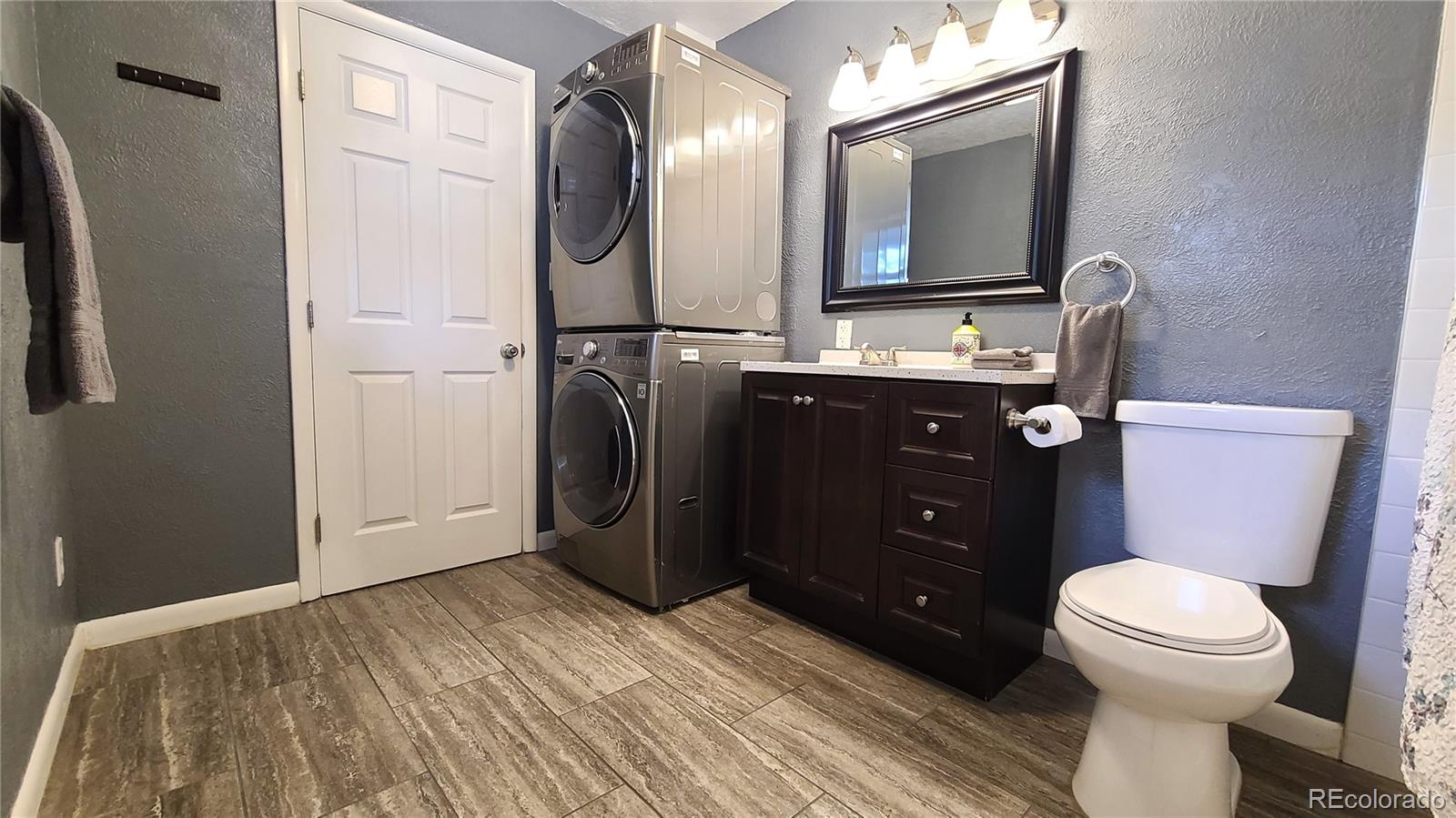 MLS Image #16 for 774 s krameria street,denver, Colorado