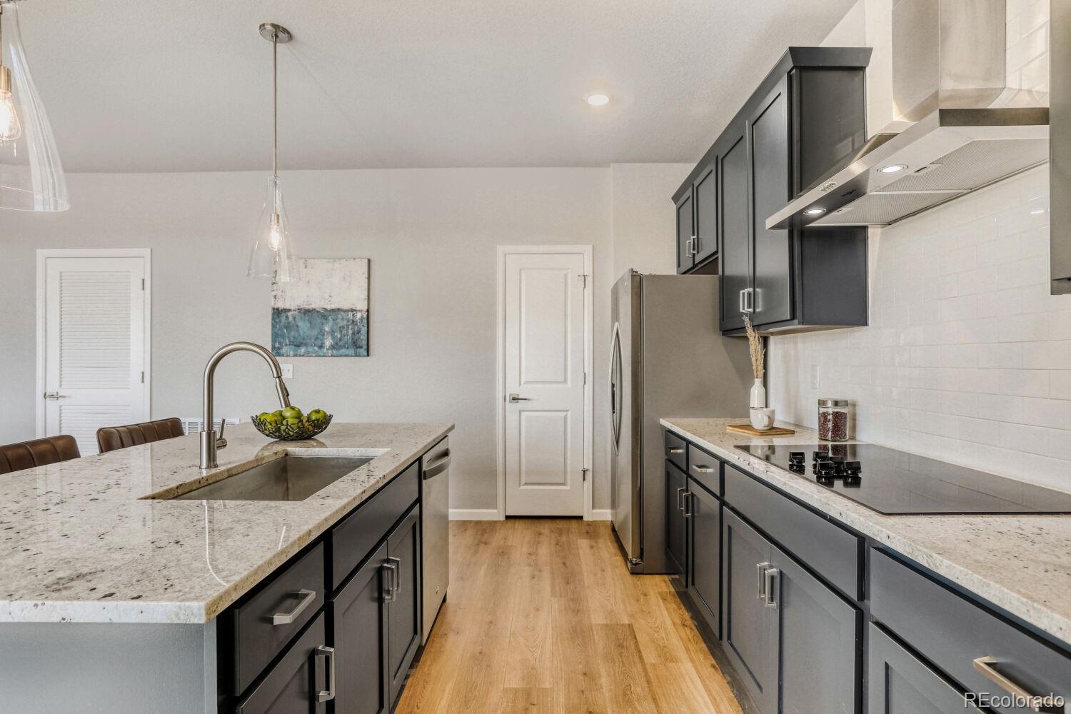 MLS Image #11 for 54960 e 27th avenue,strasburg, Colorado