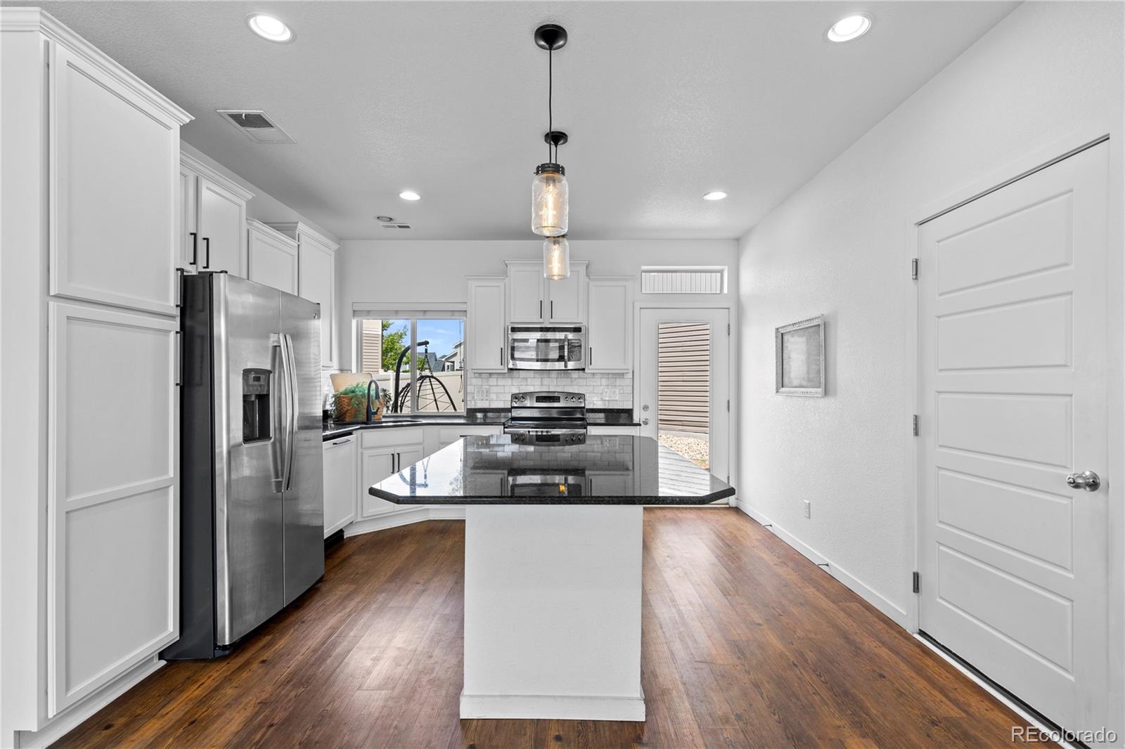 MLS Image #10 for 18631 e 53rd avenue,denver, Colorado