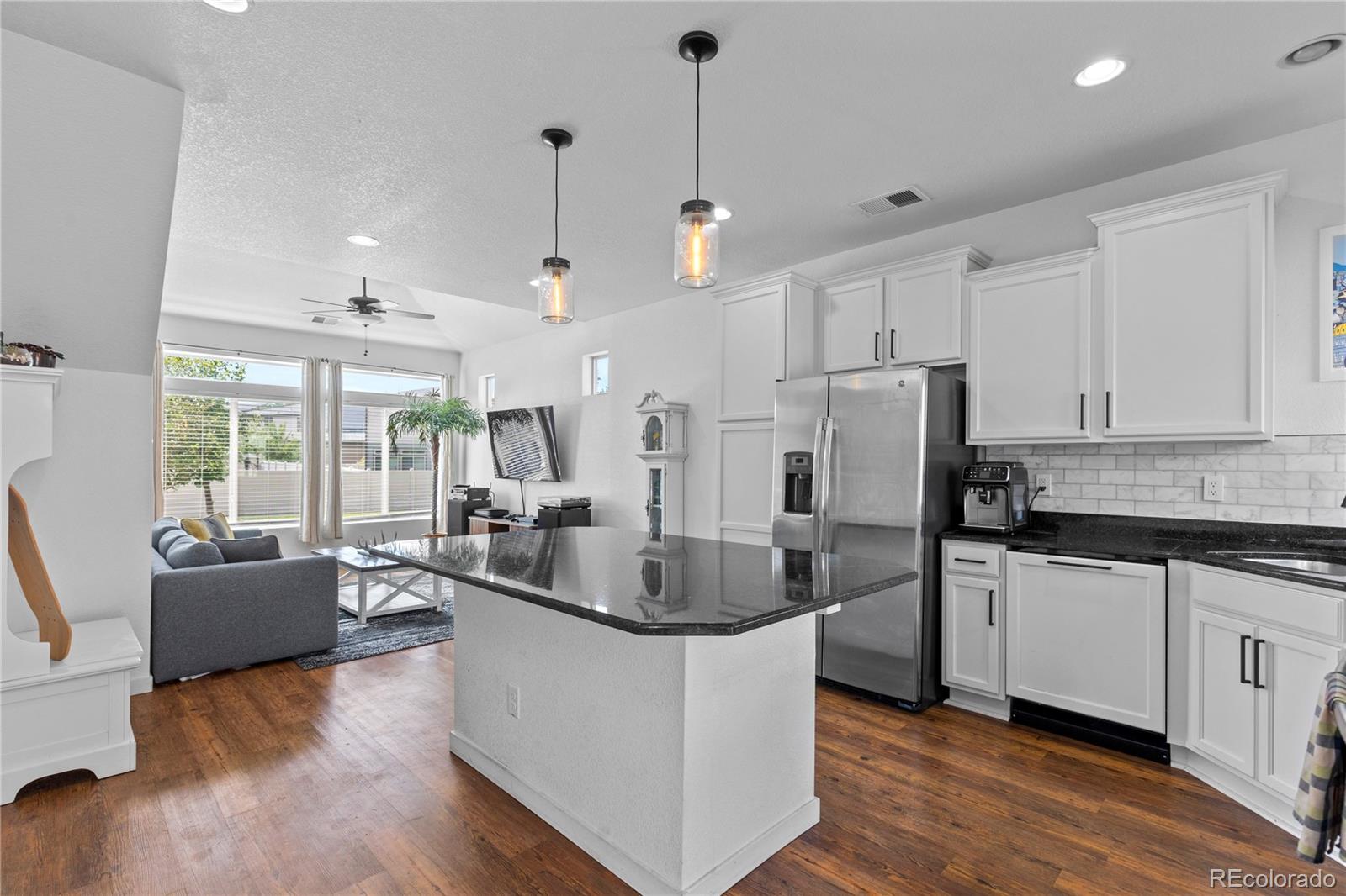 MLS Image #11 for 18631 e 53rd avenue,denver, Colorado