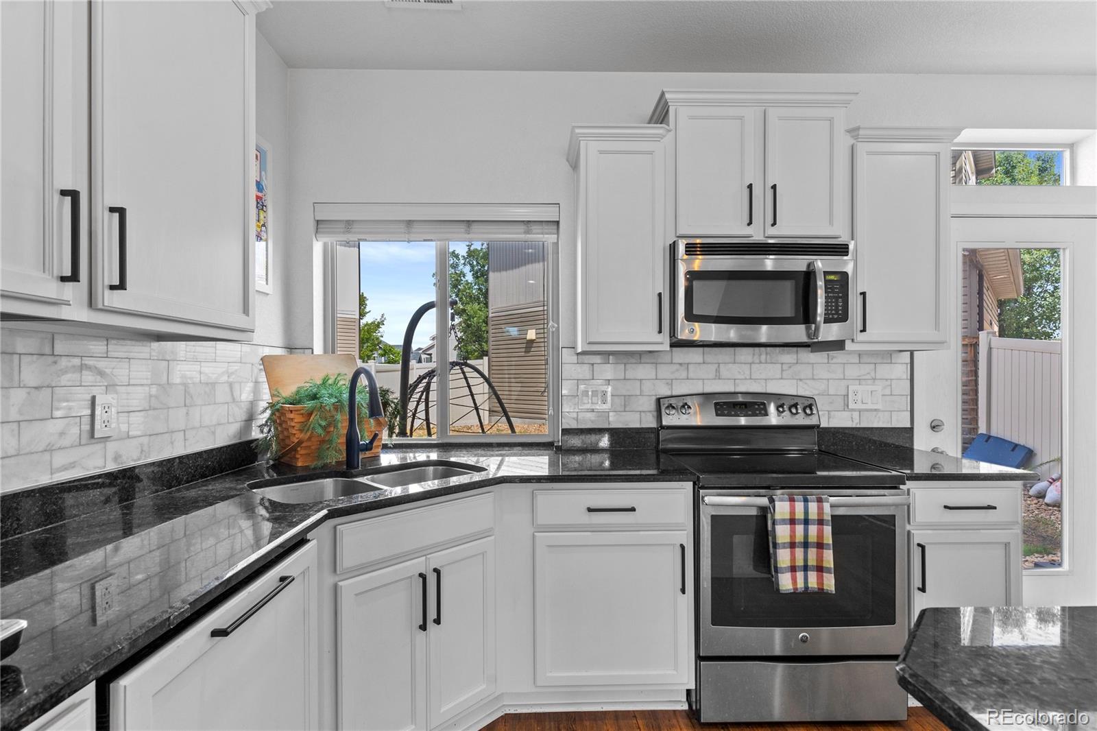 MLS Image #12 for 18631 e 53rd avenue,denver, Colorado