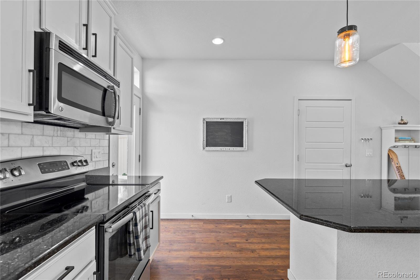 MLS Image #13 for 18631 e 53rd avenue,denver, Colorado