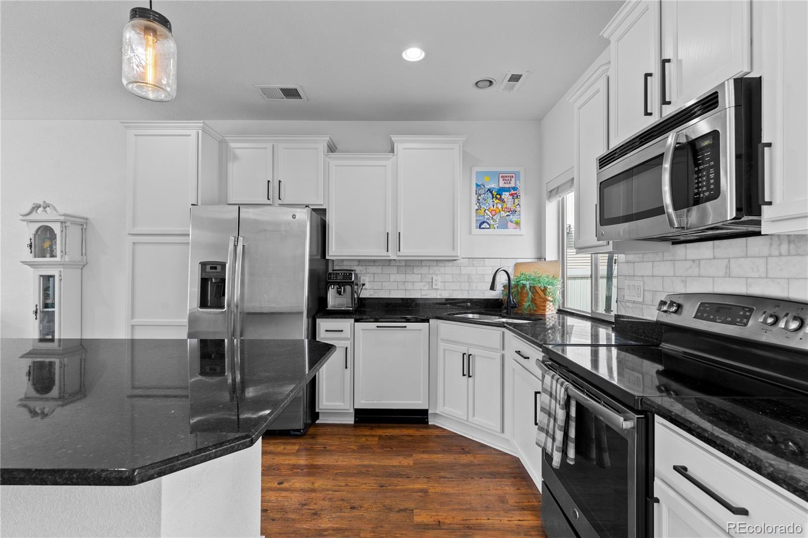 MLS Image #14 for 18631 e 53rd avenue,denver, Colorado