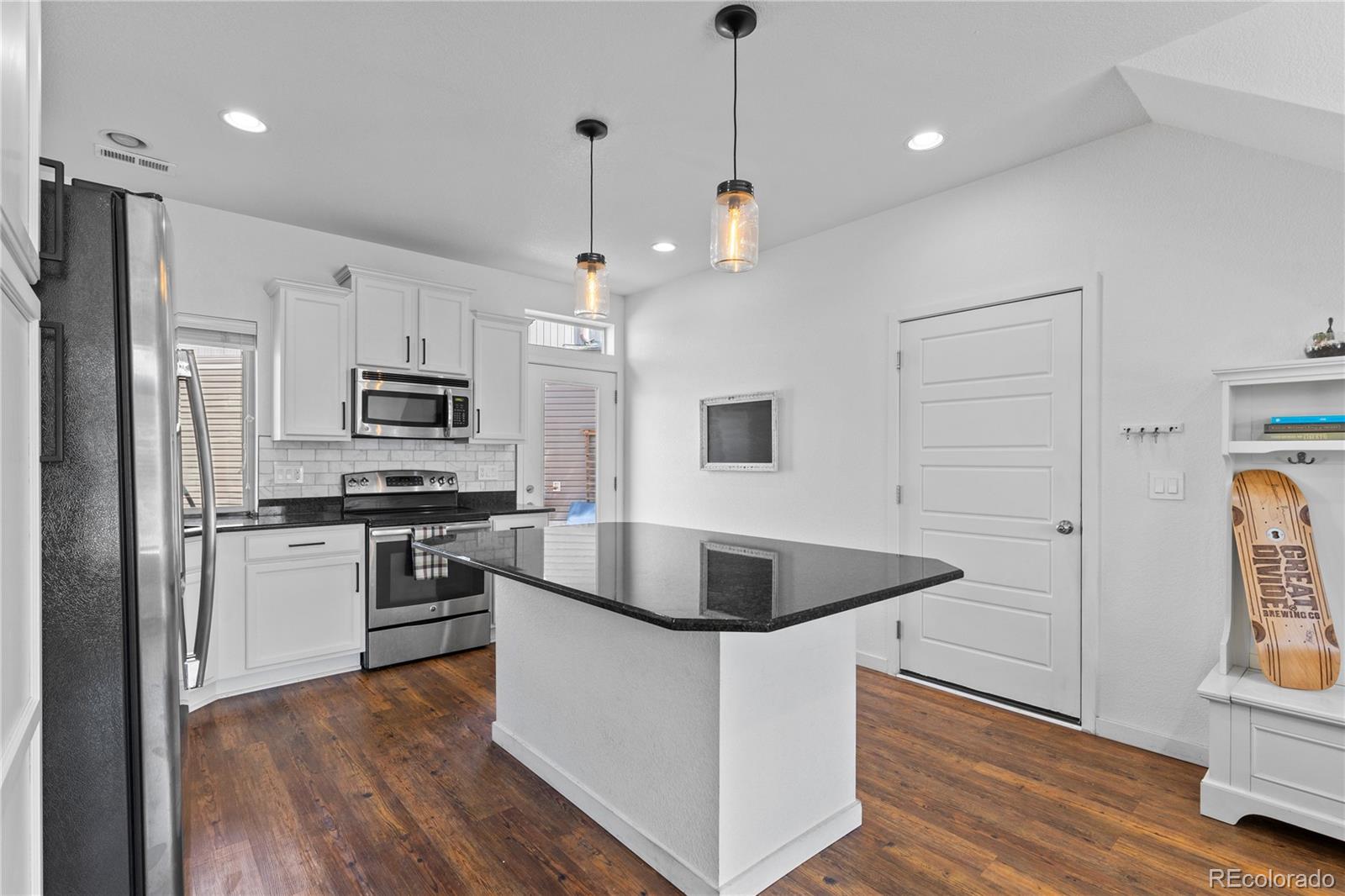 MLS Image #9 for 18631 e 53rd avenue,denver, Colorado