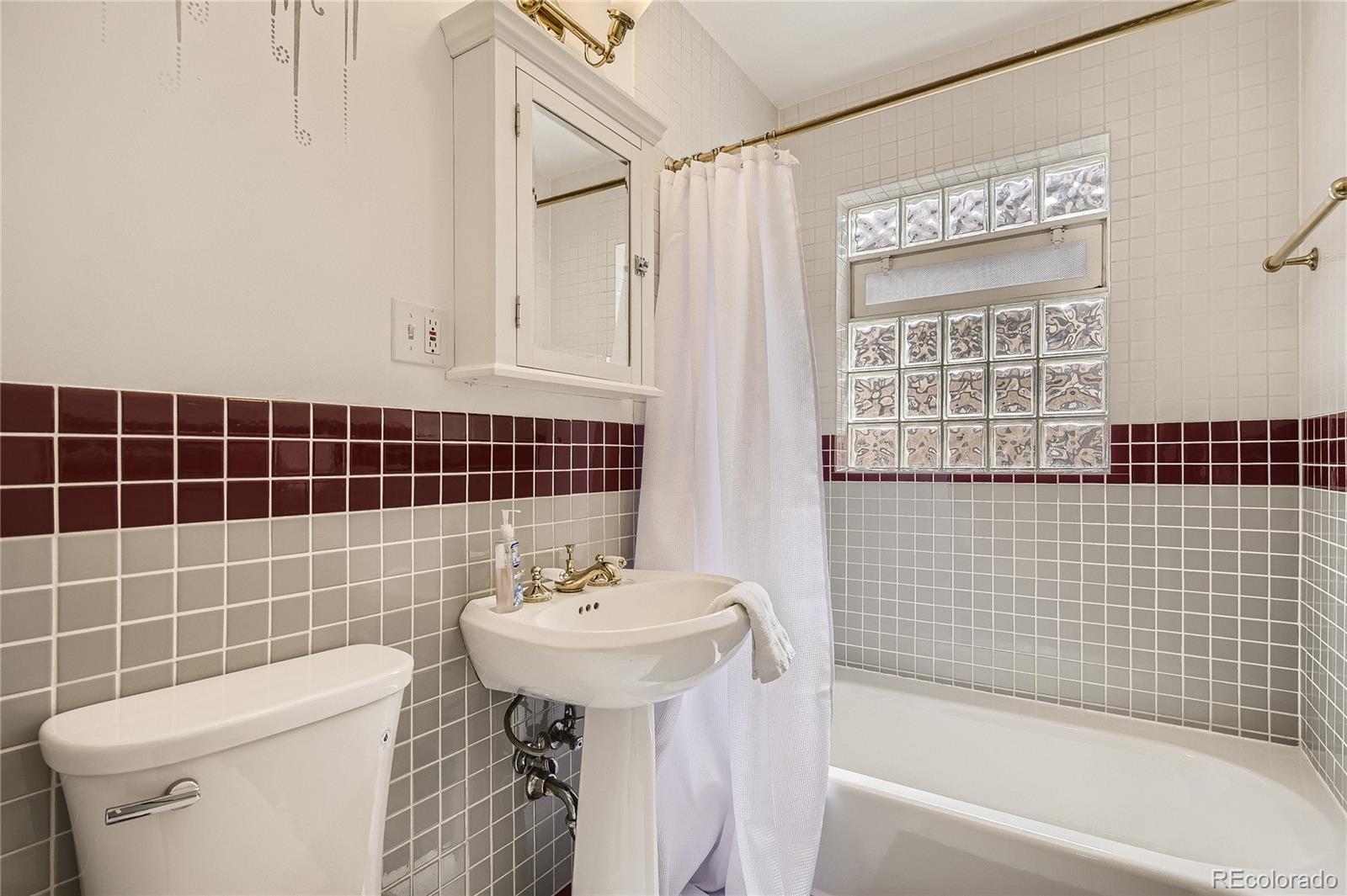MLS Image #10 for 1400 s vine street,denver, Colorado