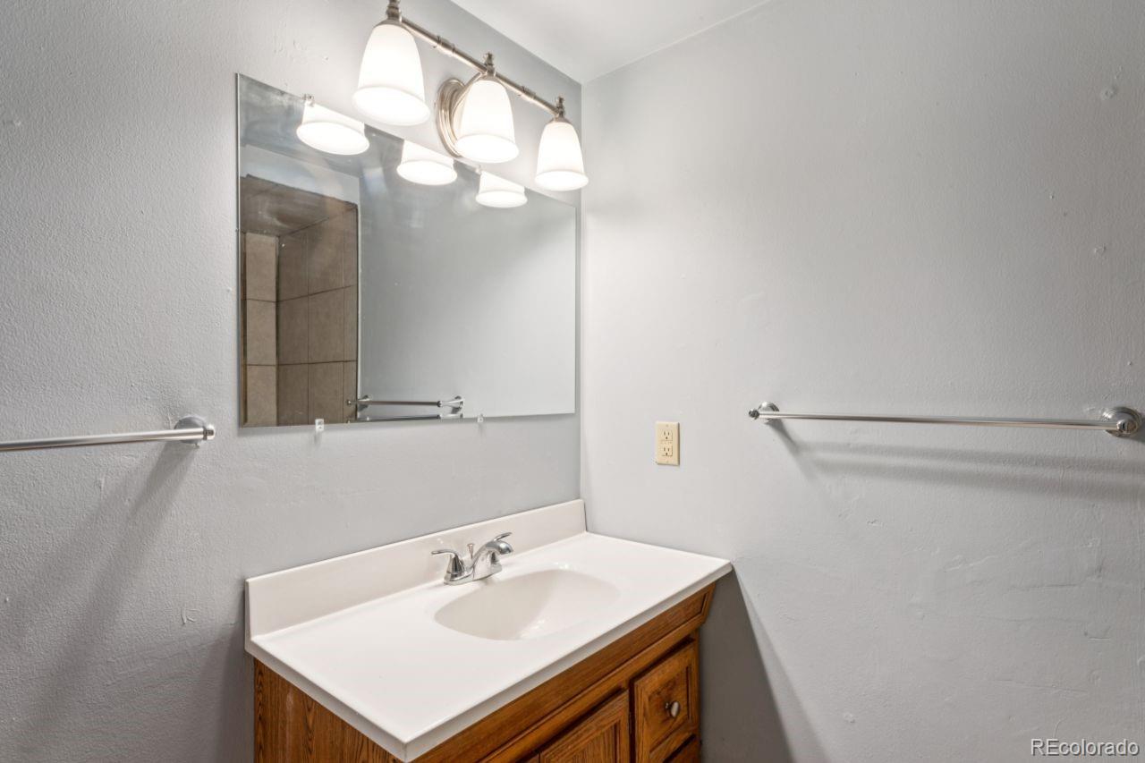 MLS Image #6 for 16976 e progress circle,aurora, Colorado