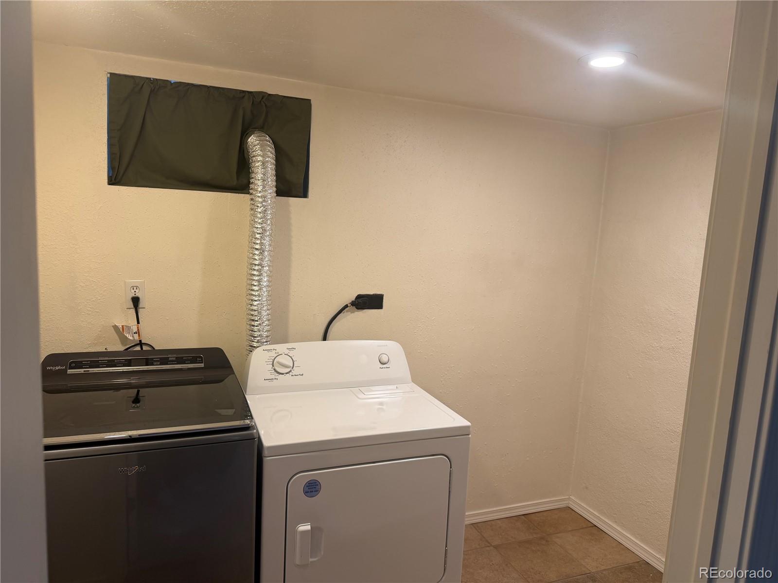MLS Image #21 for 3328 n race street,denver, Colorado