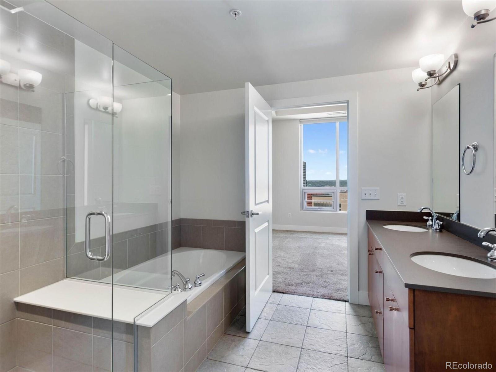 MLS Image #10 for 2001  lincoln street,denver, Colorado