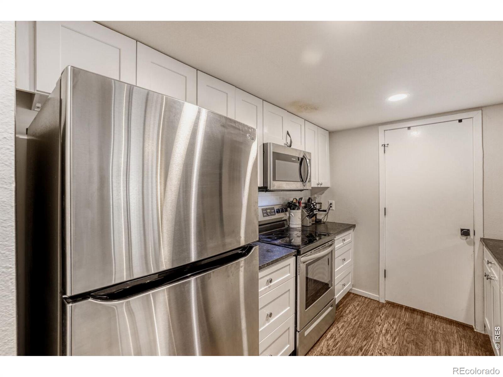MLS Image #5 for 23551  genesee village road 15h,golden, Colorado