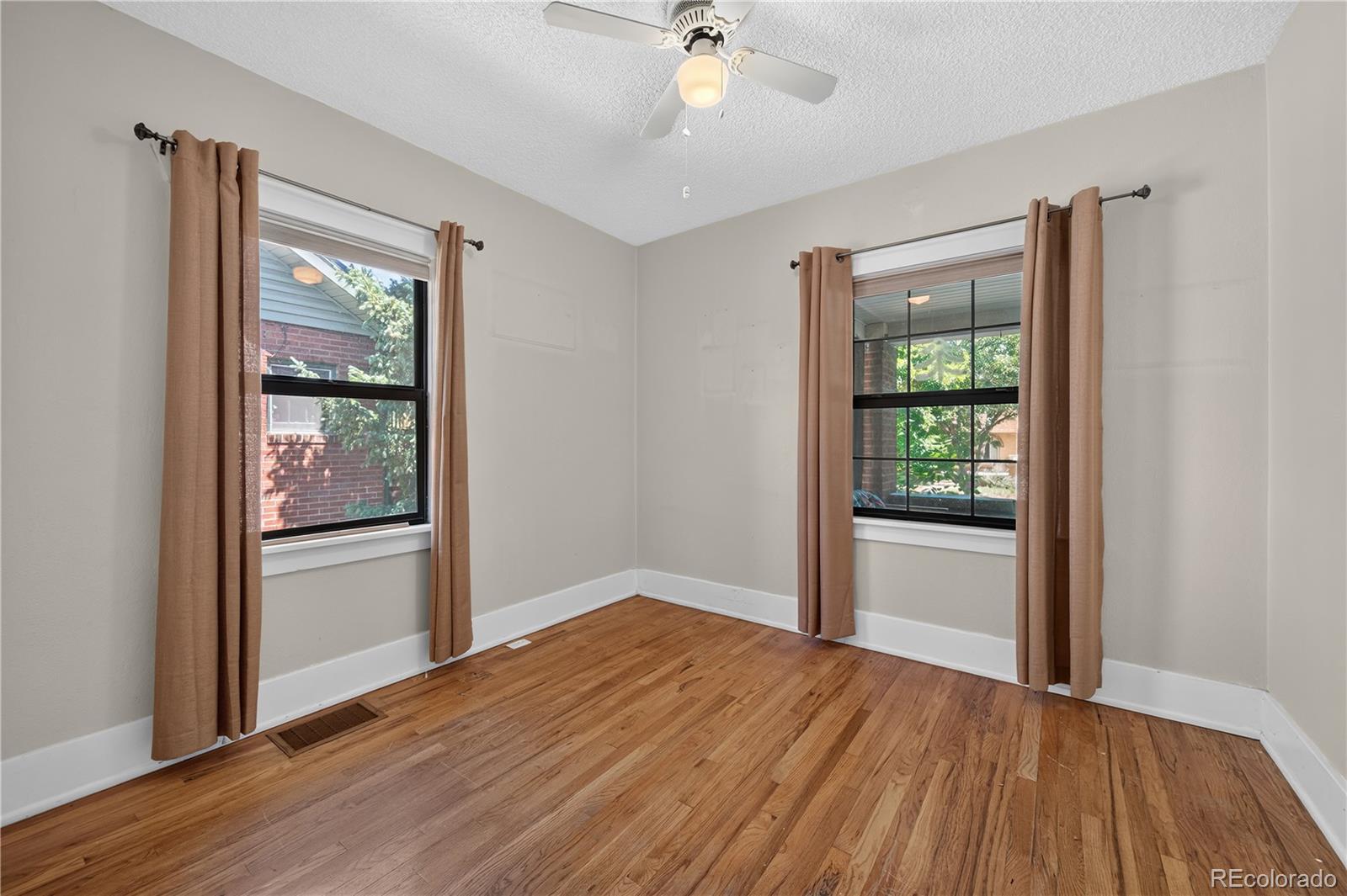 MLS Image #16 for 4015 n clay street,denver, Colorado