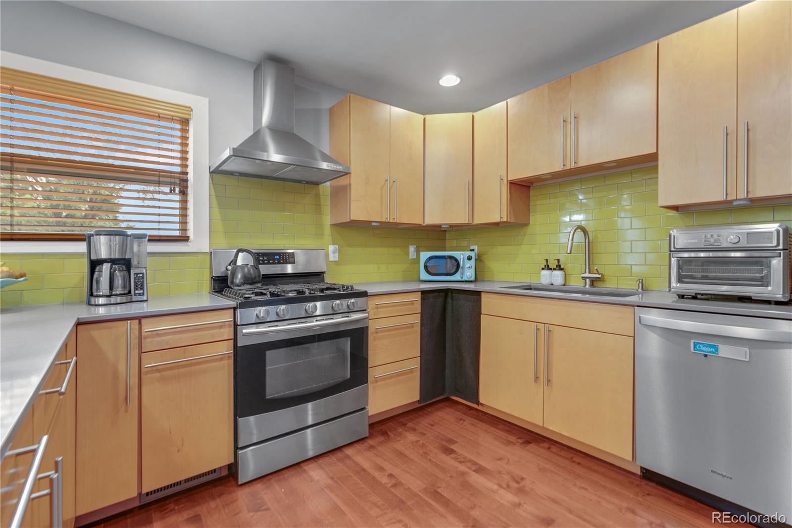 MLS Image #10 for 1701  spruce street,denver, Colorado