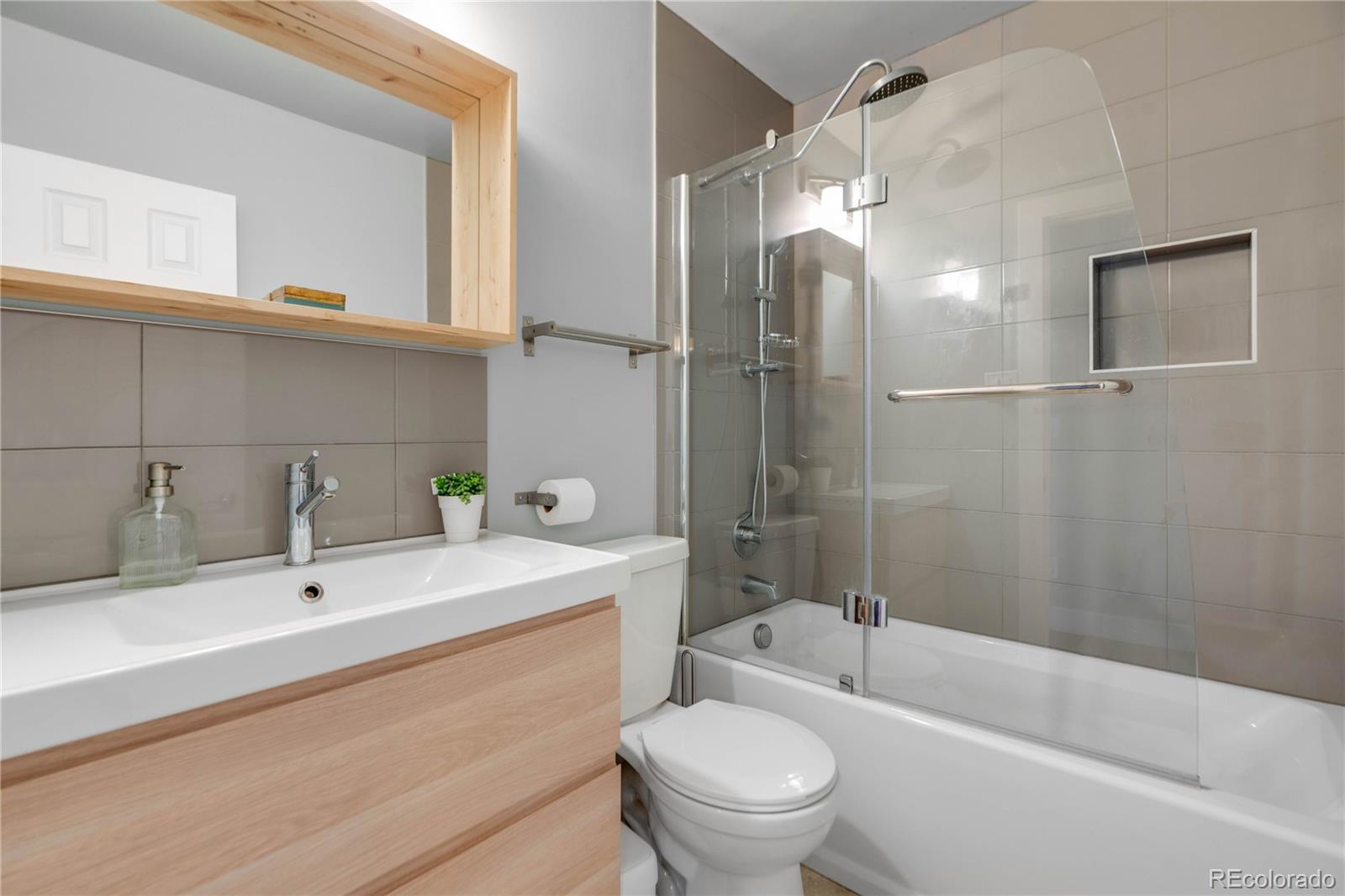 MLS Image #21 for 1701  spruce street,denver, Colorado