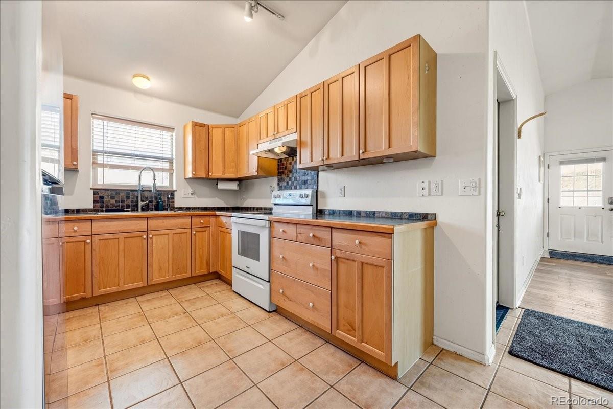 MLS Image #6 for 524 e byers avenue,hot sulphur springs, Colorado