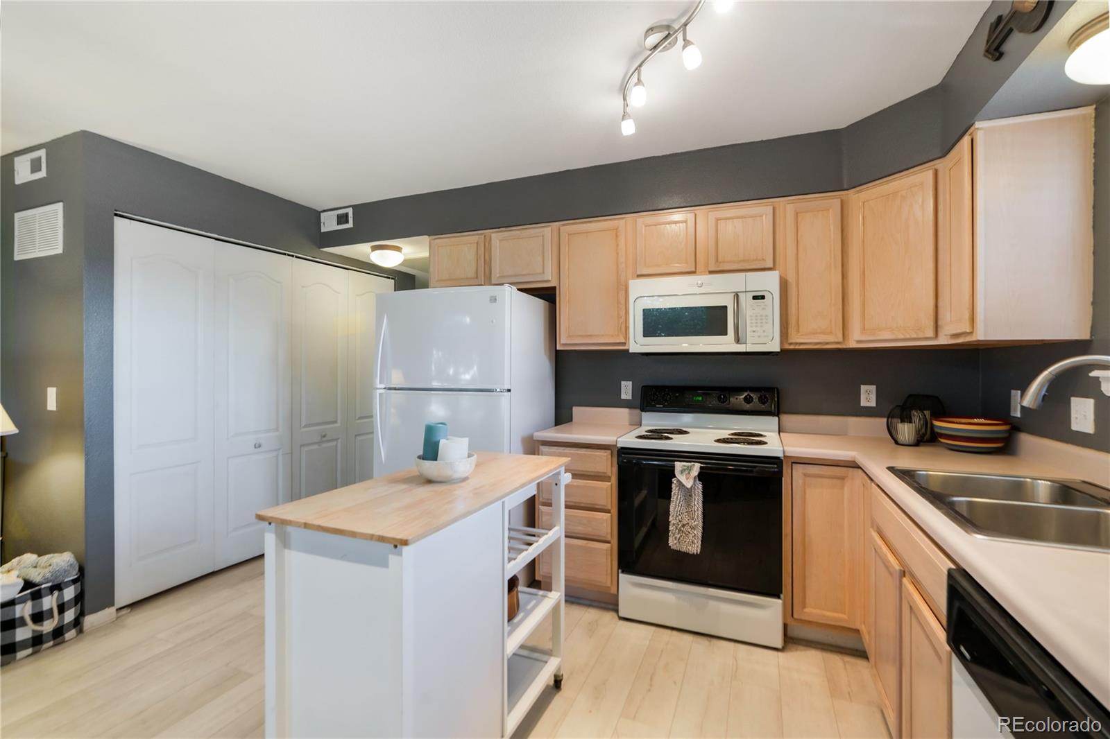 MLS Image #7 for 1638 s deframe street,lakewood, Colorado