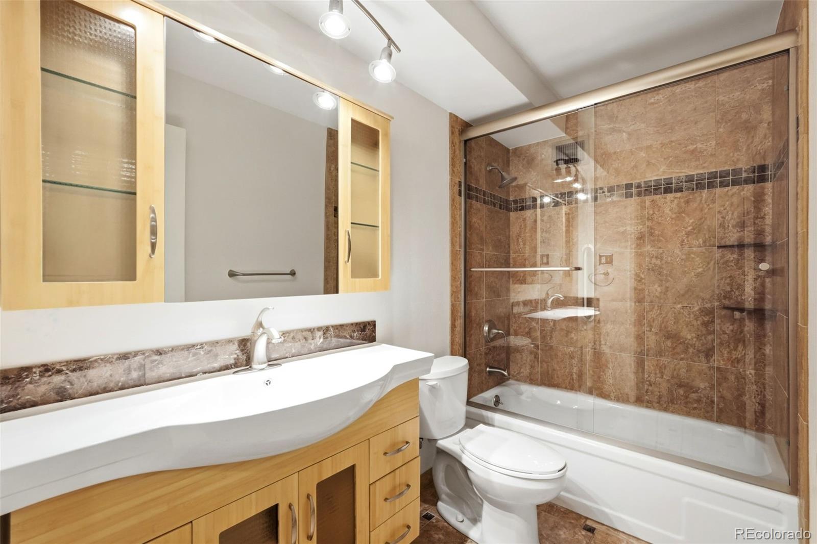 MLS Image #20 for 655 s alton way,denver, Colorado