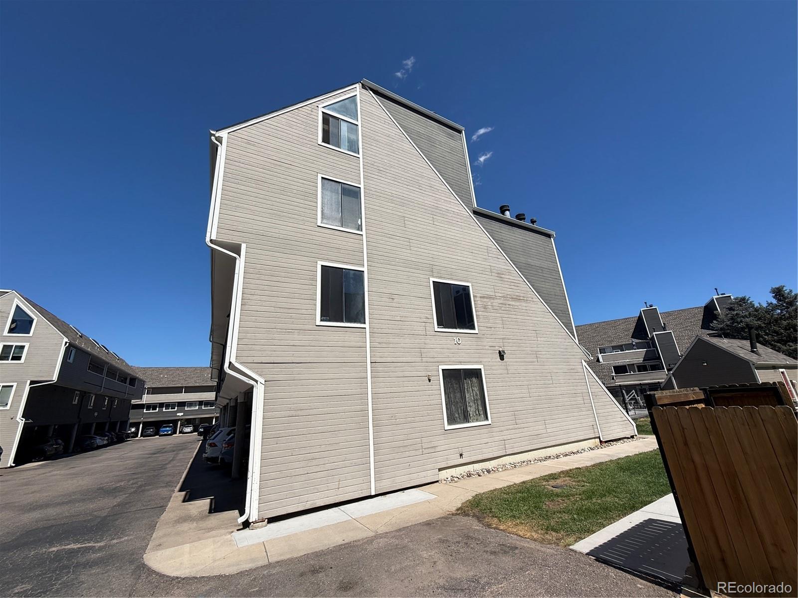 MLS Image #20 for 5250 s huron way,littleton, Colorado