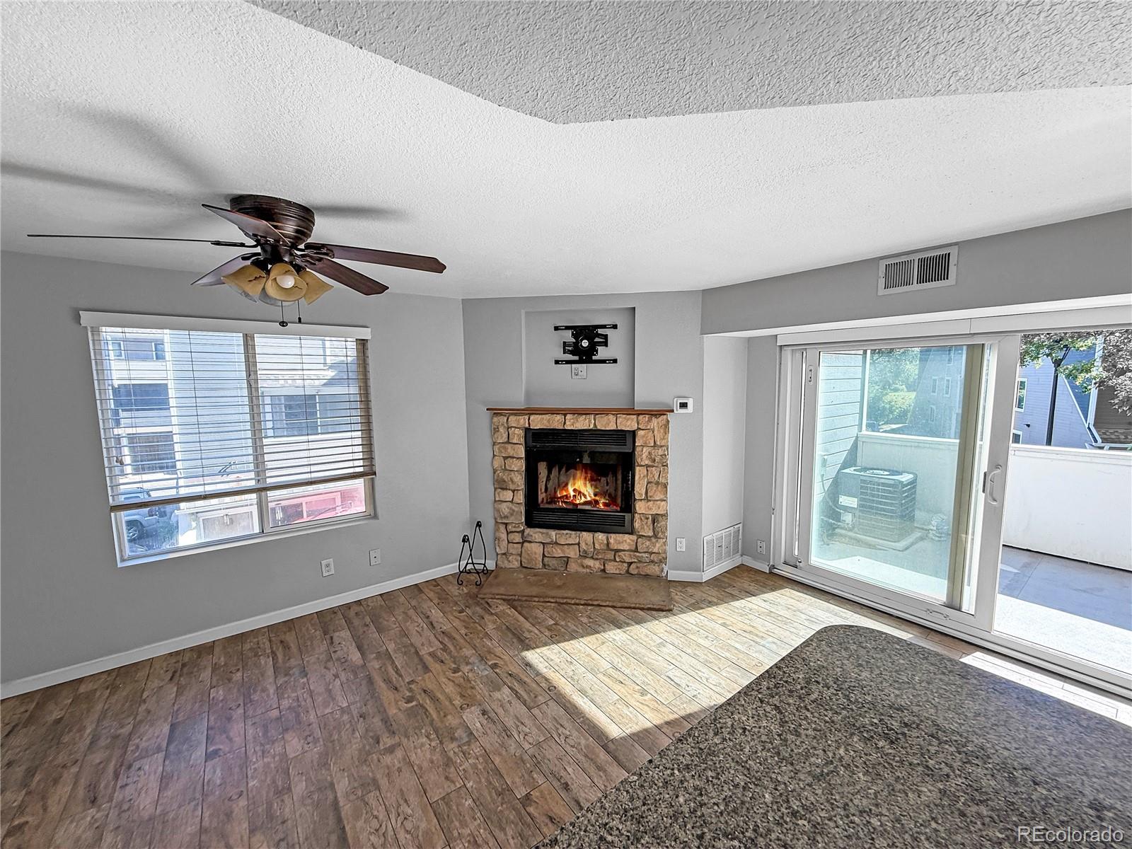 MLS Image #3 for 5250 s huron way,littleton, Colorado