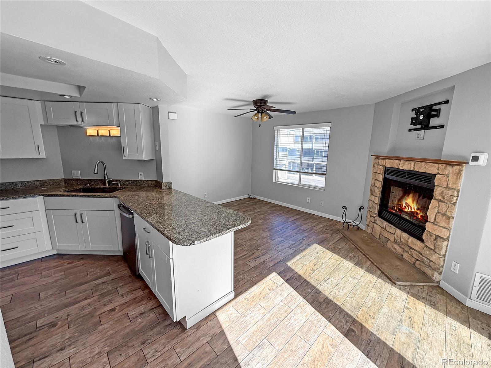 MLS Image #4 for 5250 s huron way,littleton, Colorado