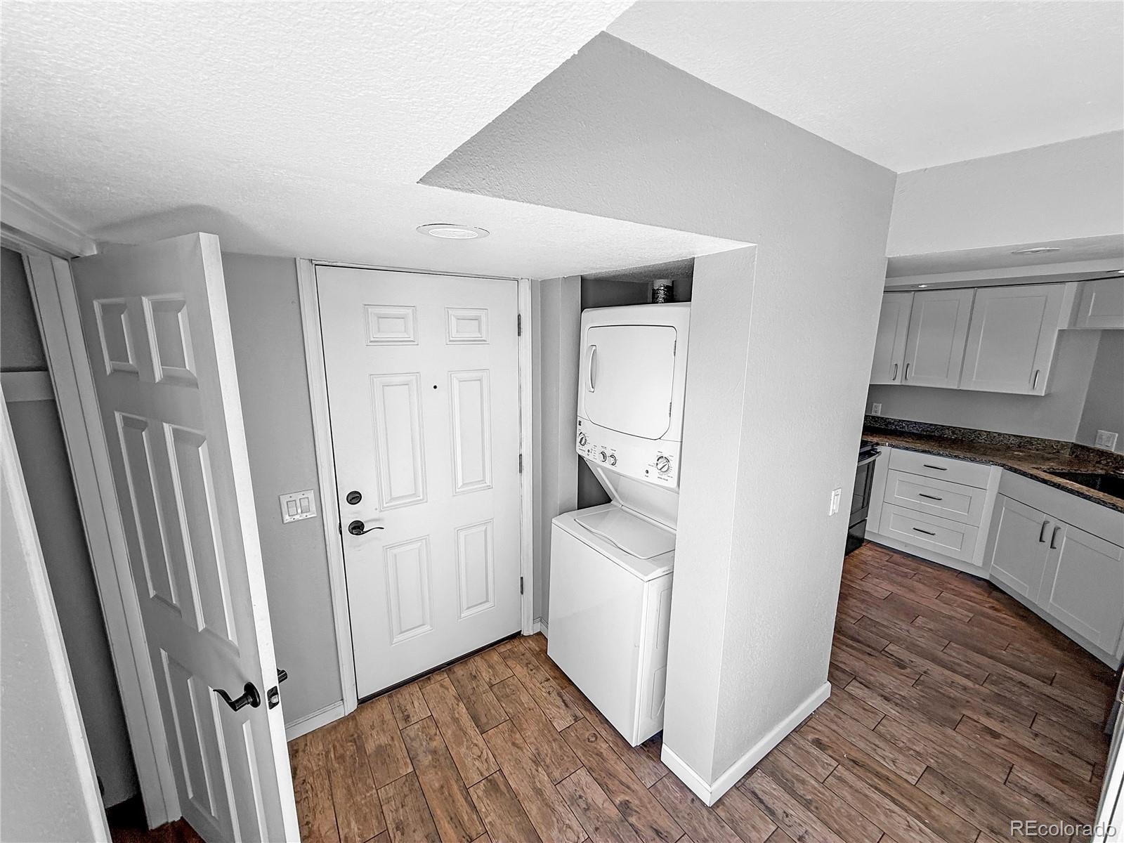 MLS Image #5 for 5250 s huron way,littleton, Colorado