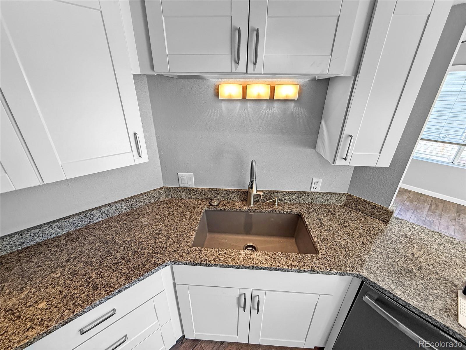 MLS Image #7 for 5250 s huron way,littleton, Colorado