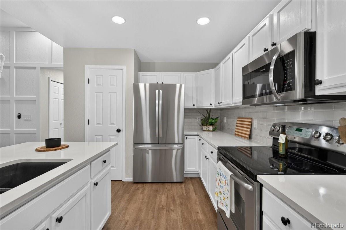 MLS Image #11 for 4221 s blackhawk circle,aurora, Colorado
