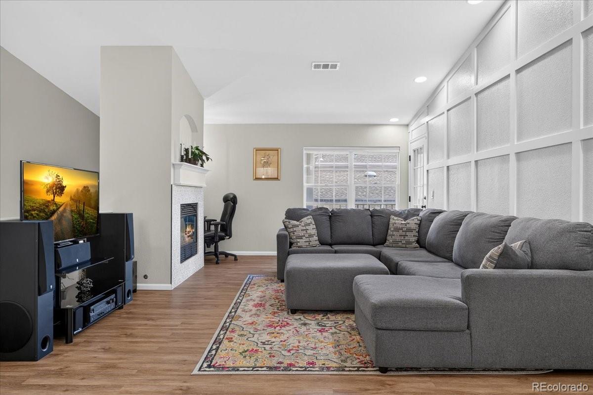 MLS Image #3 for 4221 s blackhawk circle,aurora, Colorado