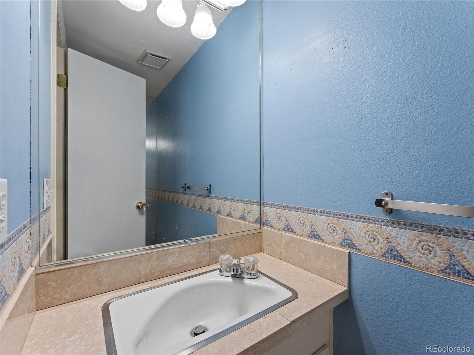 MLS Image #23 for 7995 e mississippi avenue,denver, Colorado