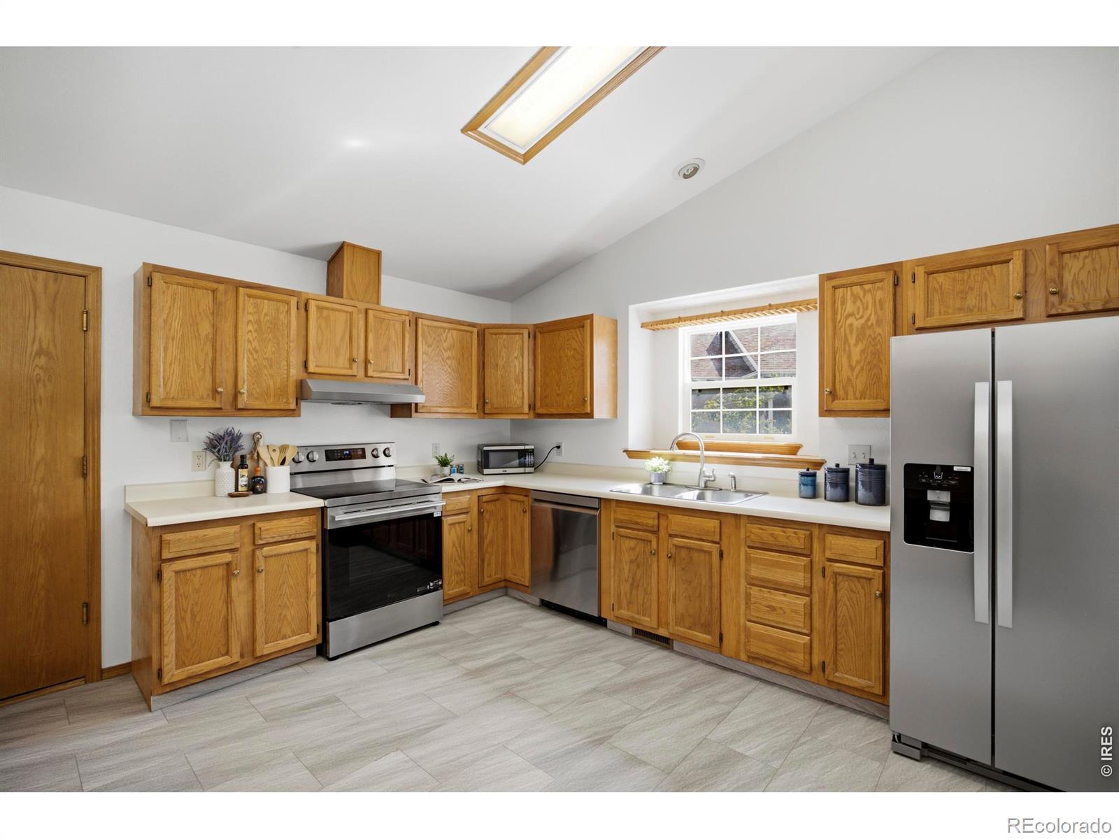 MLS Image #12 for 825  madera court,fort collins, Colorado