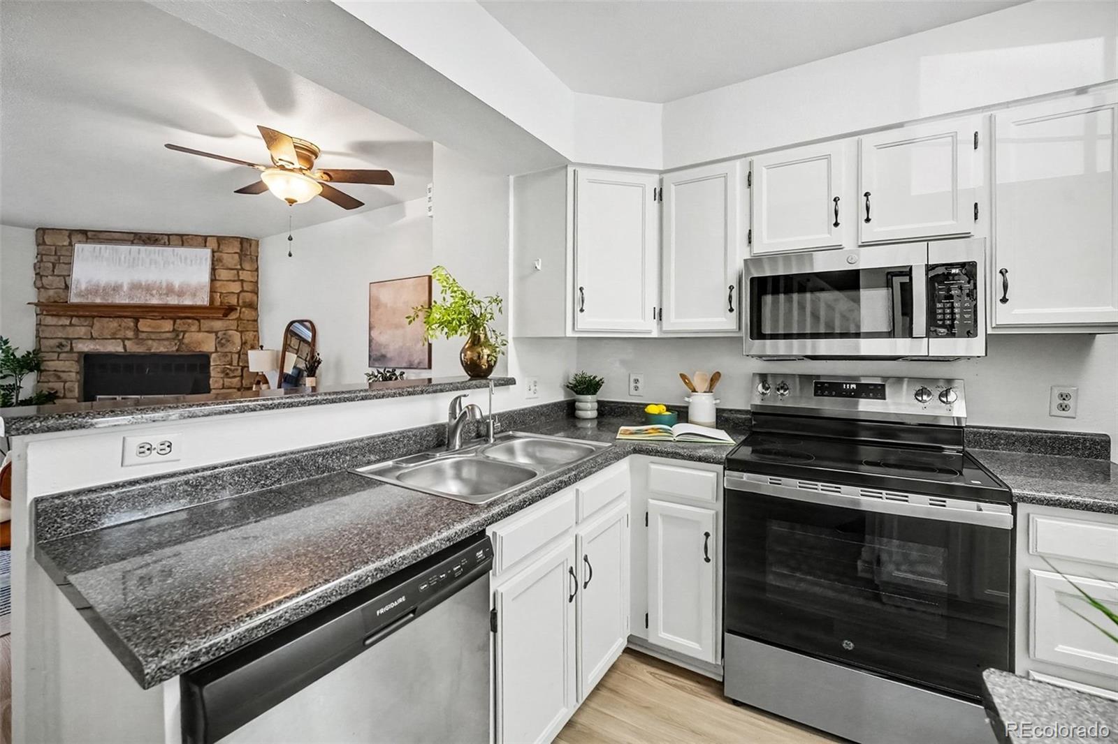 MLS Image #7 for 10863 w dartmouth avenue,lakewood, Colorado