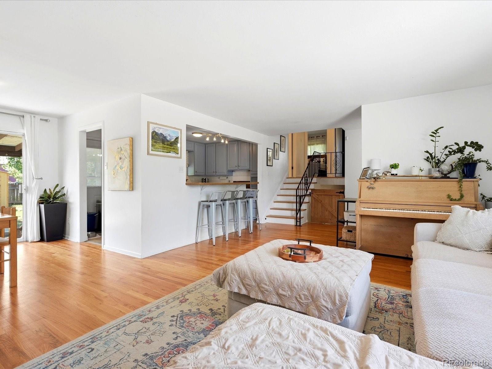 MLS Image #6 for 205  tucson street,aurora, Colorado