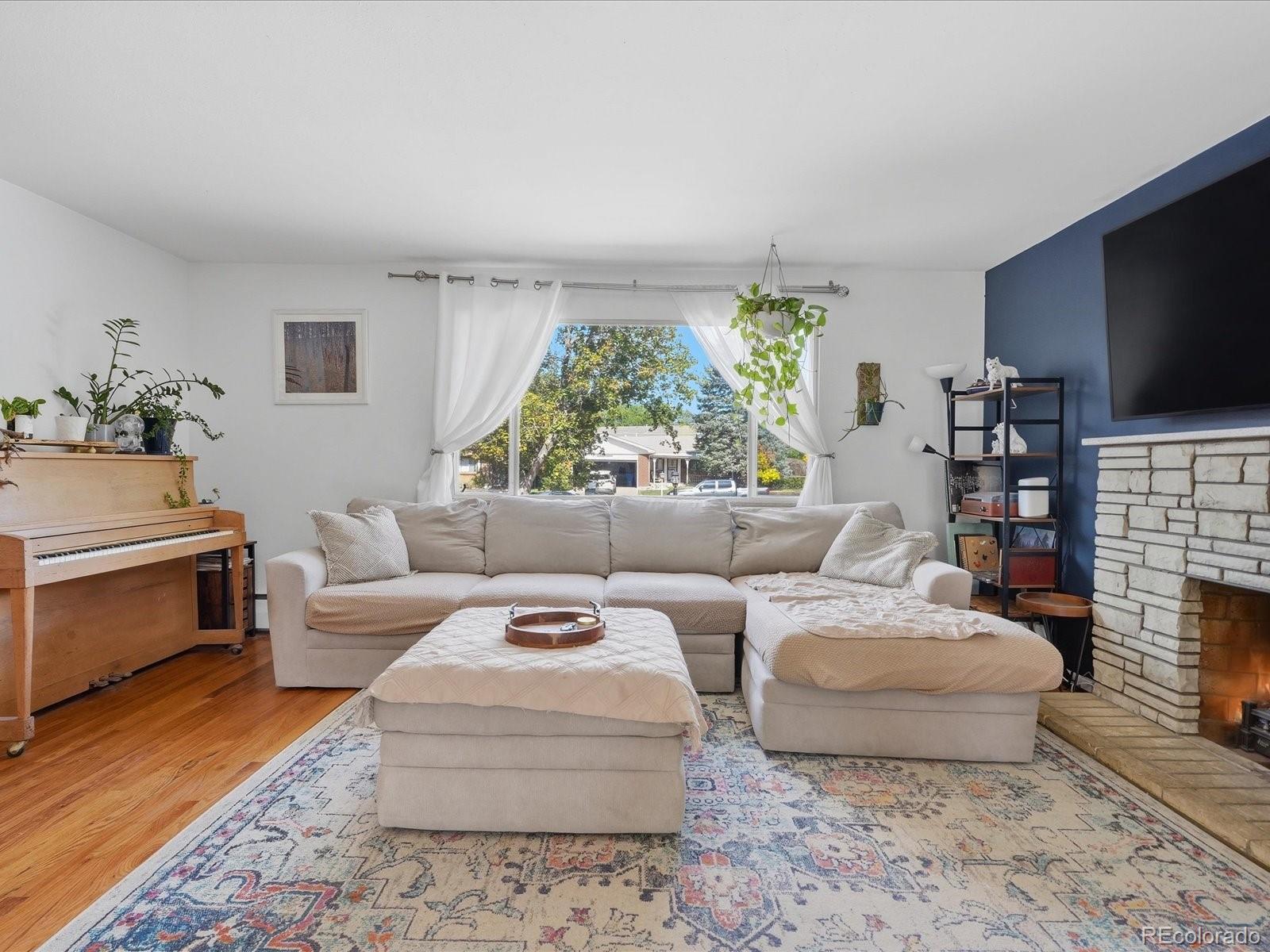 MLS Image #7 for 205  tucson street,aurora, Colorado