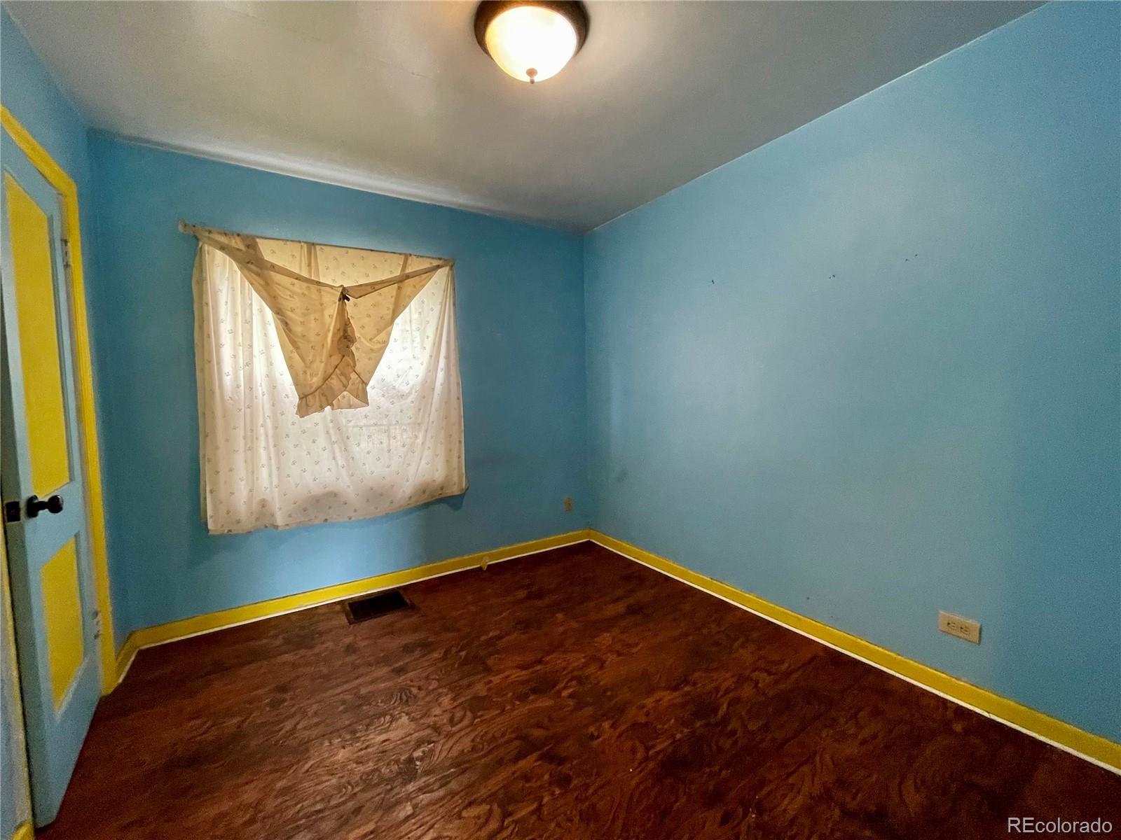 MLS Image #12 for 541 s dale court,denver, Colorado
