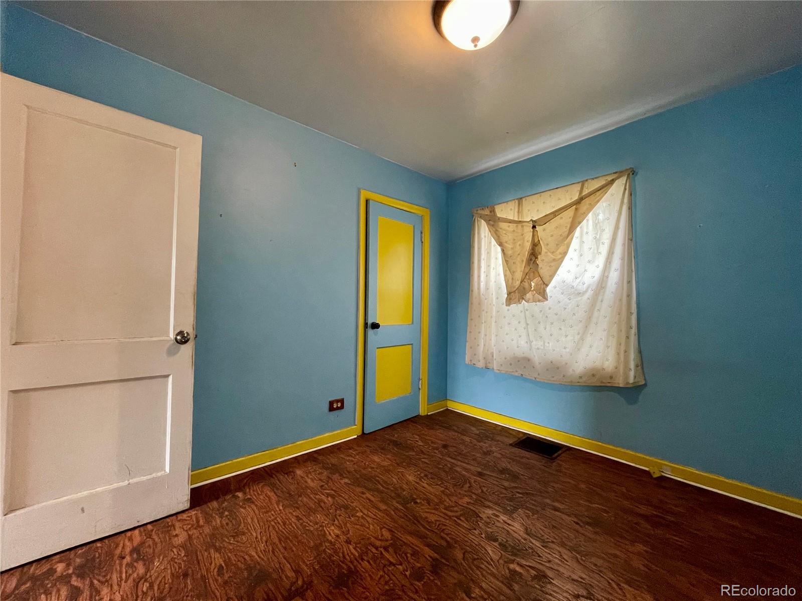MLS Image #13 for 541 s dale court,denver, Colorado