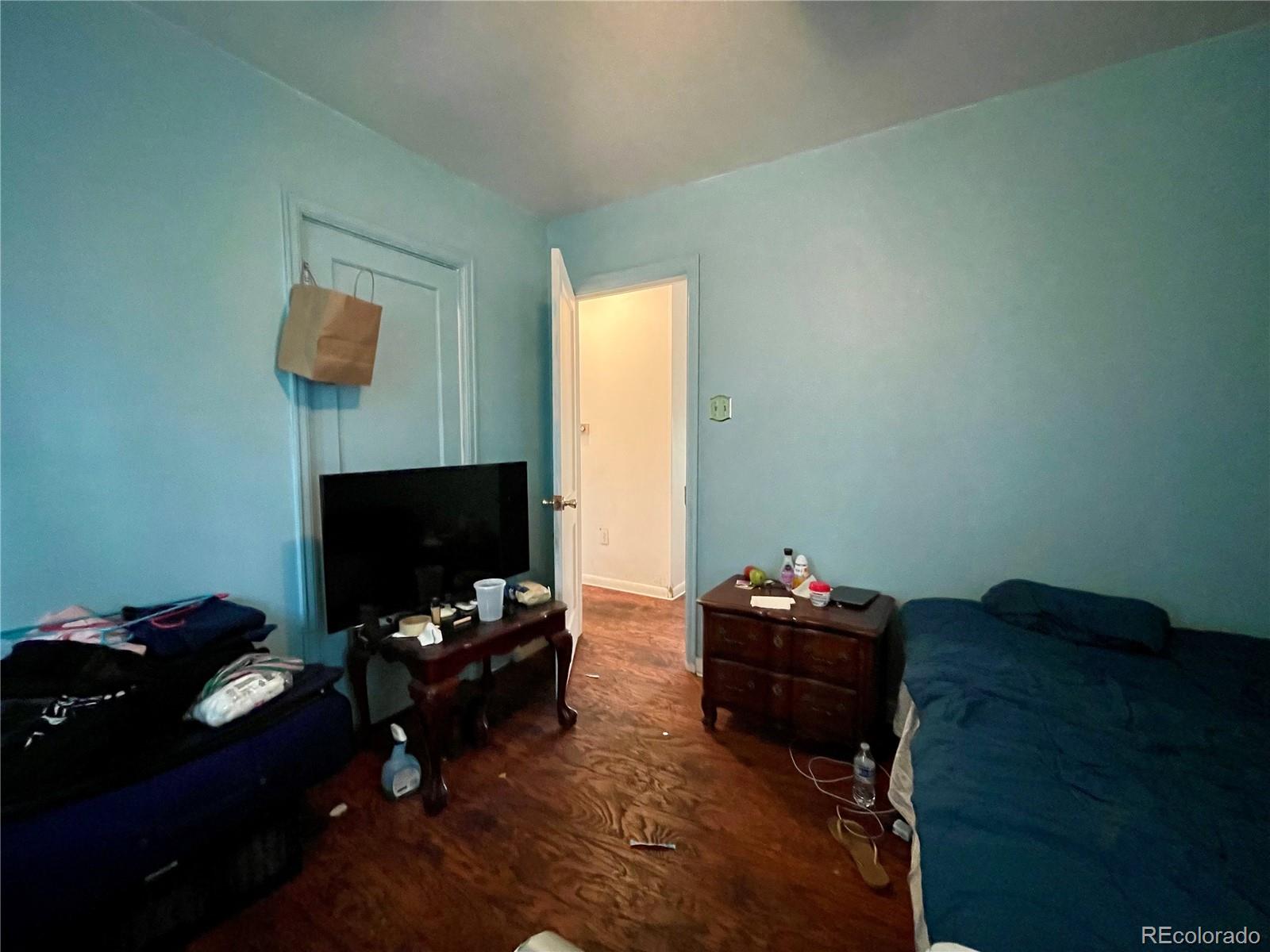 MLS Image #15 for 541 s dale court,denver, Colorado