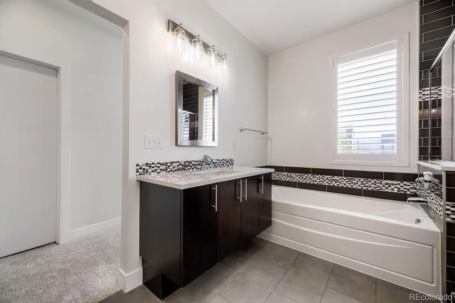 MLS Image #14 for 5053  valentia street 101,denver, Colorado