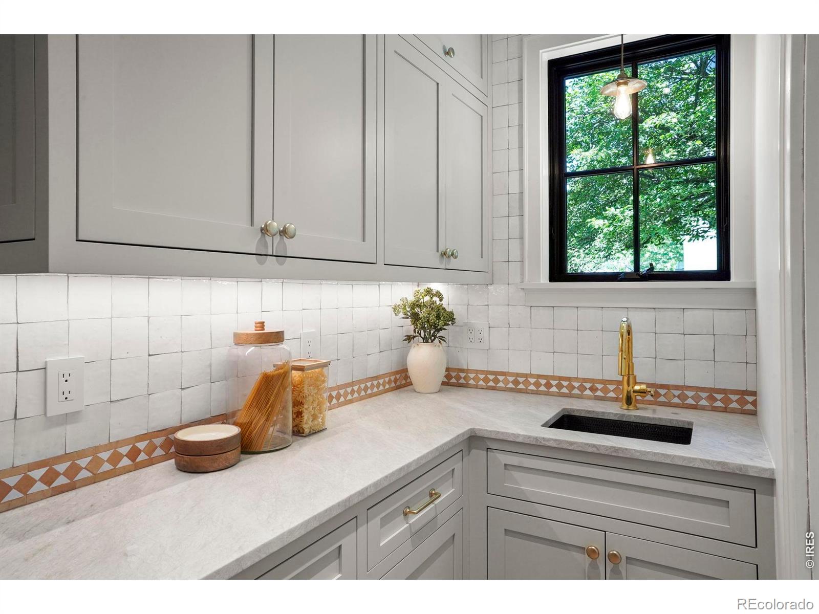 MLS Image #12 for 888 s franklin street,denver, Colorado