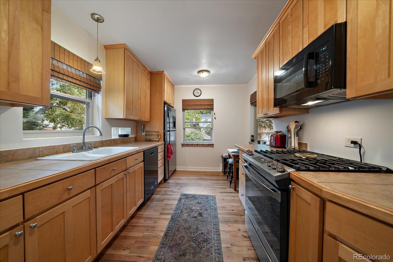 MLS Image #13 for 1201  hudson street,denver, Colorado