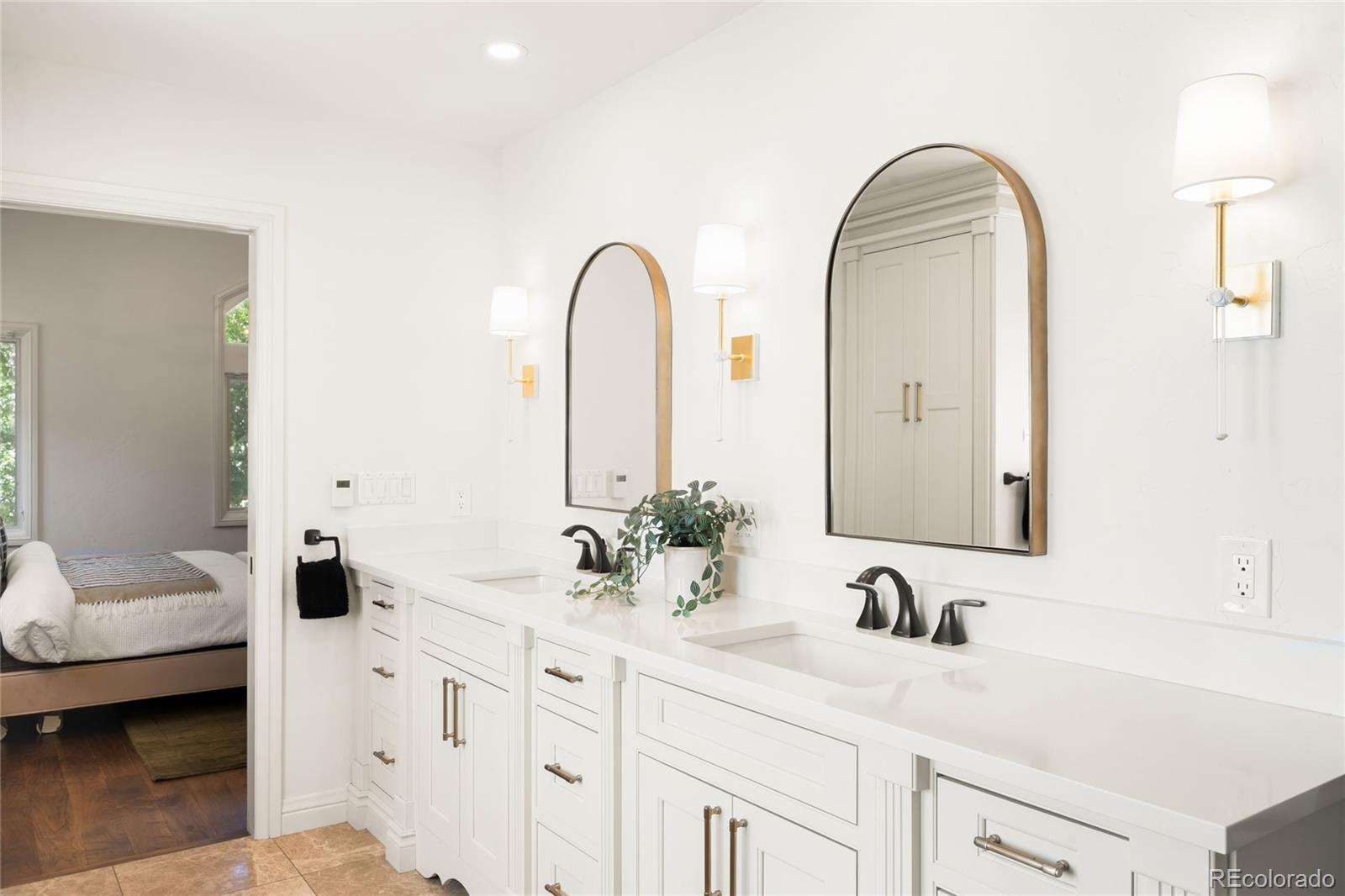 MLS Image #20 for 2534 s saint paul street,denver, Colorado