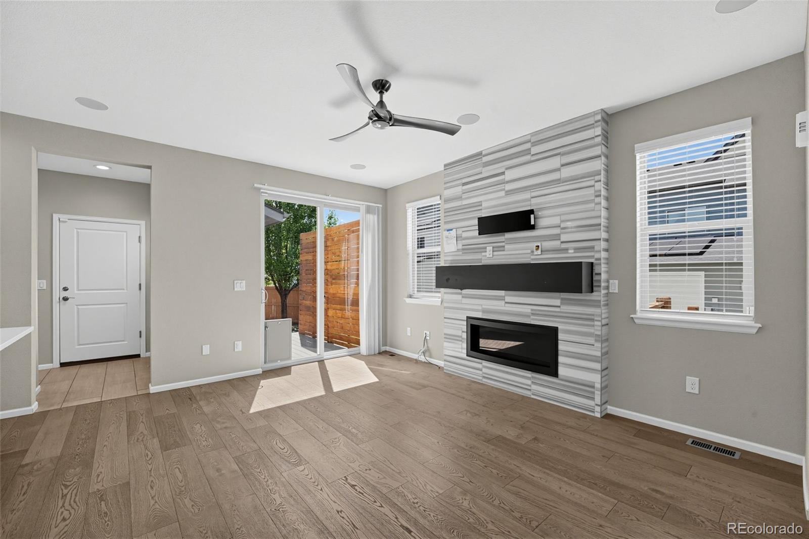 MLS Image #3 for 8954 e 58th drive,denver, Colorado