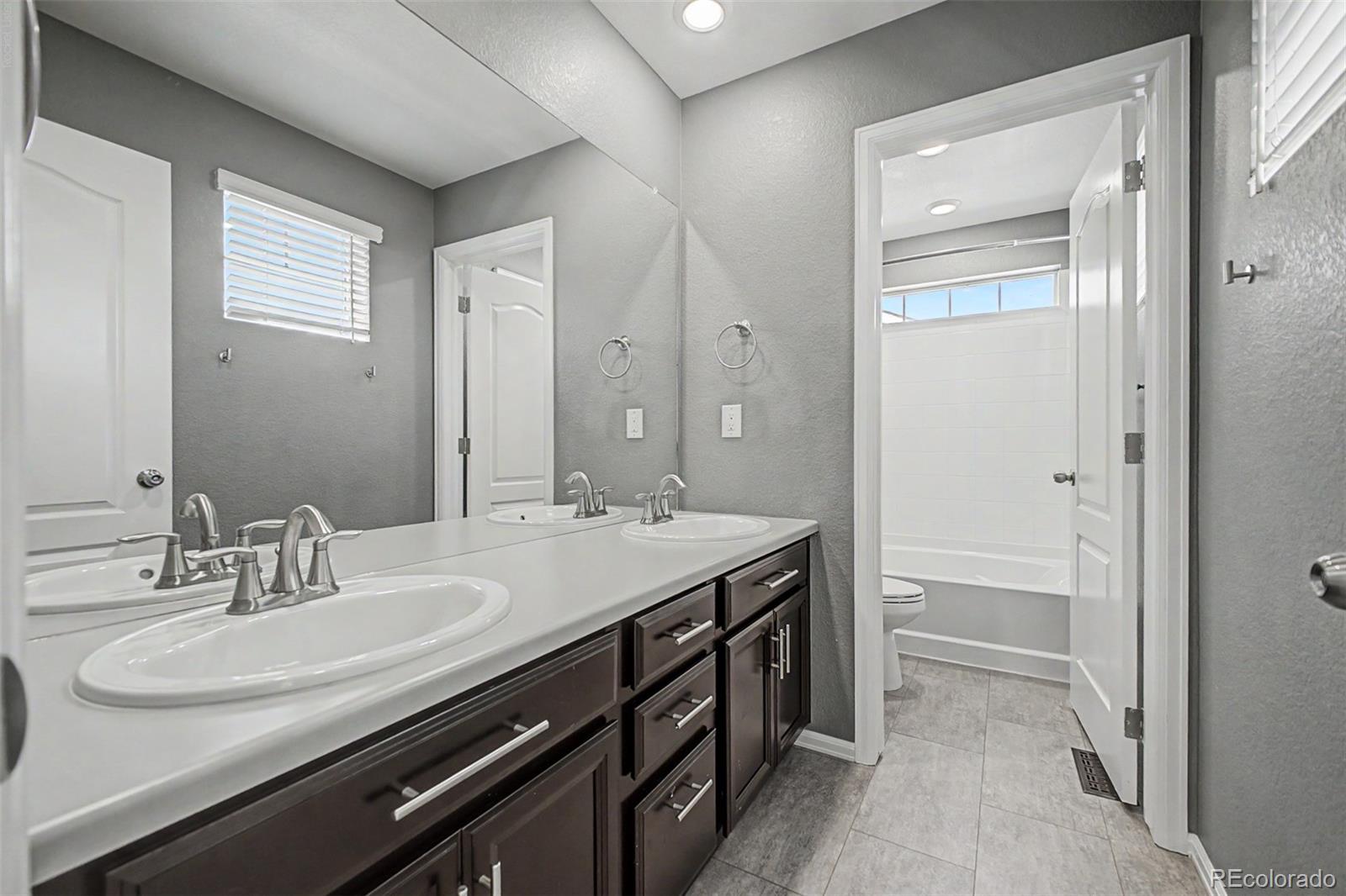 MLS Image #27 for 423 n patsburg street,aurora, Colorado