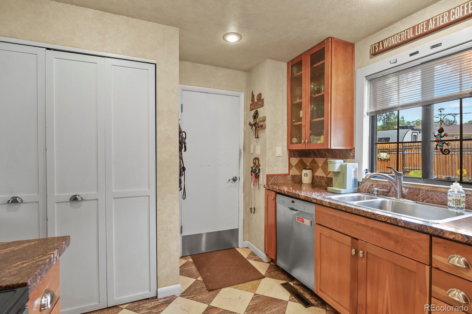 MLS Image #8 for 1759  palmer park boulevard,colorado springs, Colorado