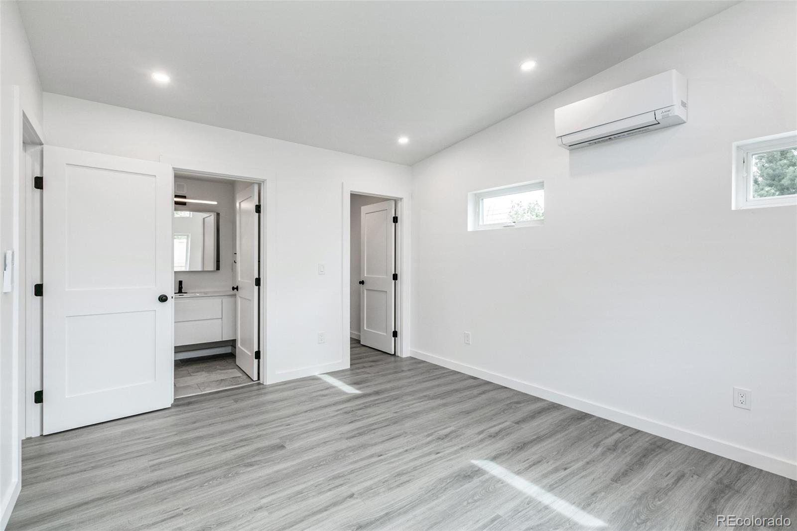 MLS Image #15 for 812 s eliot street,denver, Colorado