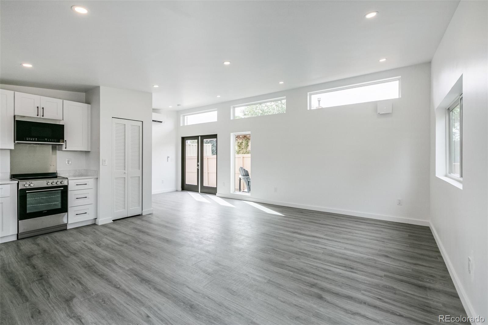 MLS Image #4 for 812 s eliot street,denver, Colorado
