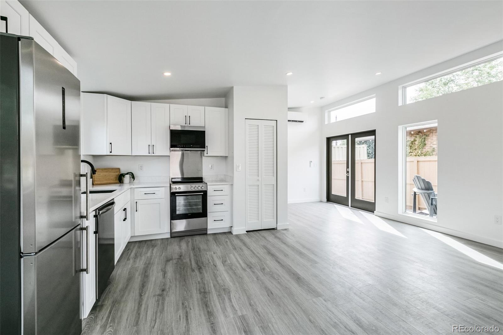 MLS Image #7 for 812 s eliot street,denver, Colorado