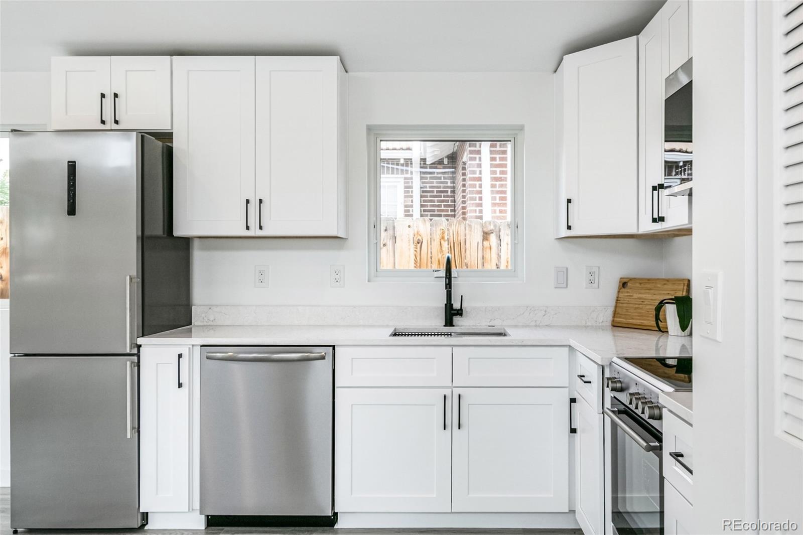 MLS Image #8 for 812 s eliot street,denver, Colorado